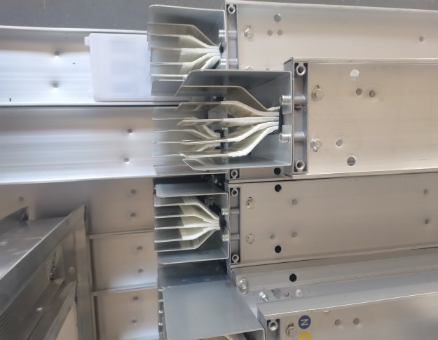 密集型母線(xiàn)槽